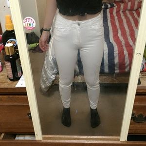 High-waisted pants
